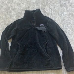 Women’s black Patagonia sweatshirt